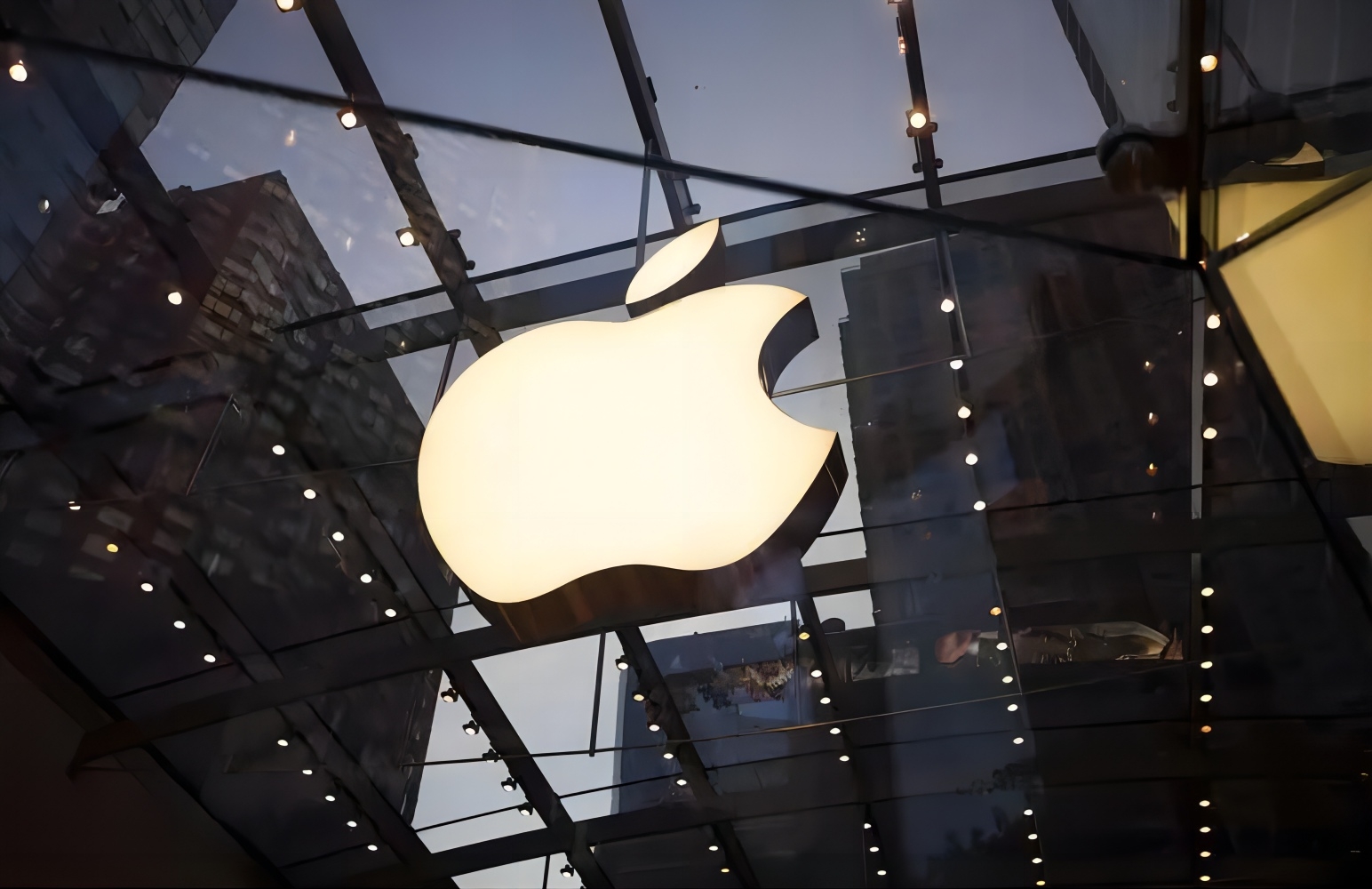 首例中国消费者诉苹果反垄断案一审宣判.jpg